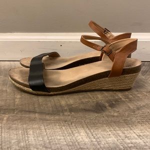 Merona brand two tone wedge sandal ~ Size 10